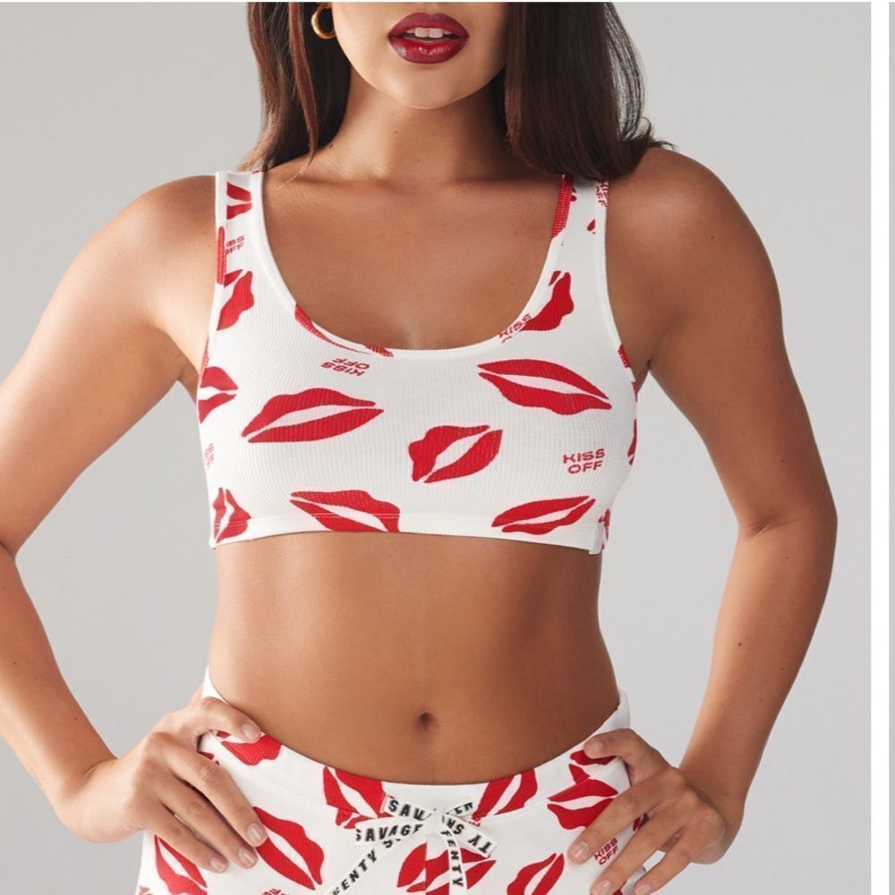 Rihanna’s Savage X Fenty Pout Perfect White and Red Lips Print Sleep Crop Top Lg